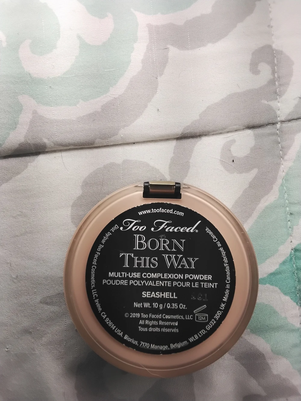 Too Faced Black Pressed Powder Compact - Lightweight Finish
